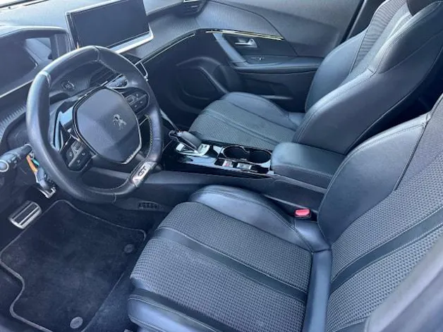 PEUGEOT 2008 e GT Line