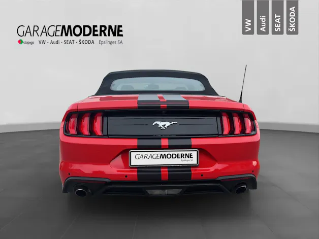 FORD MUSTANG