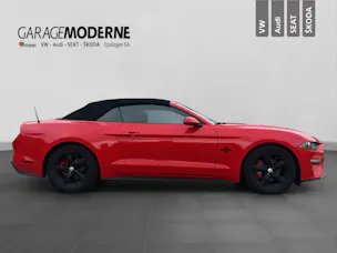 FORD MUSTANG