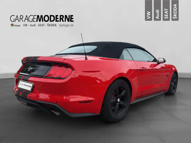 FORD MUSTANG