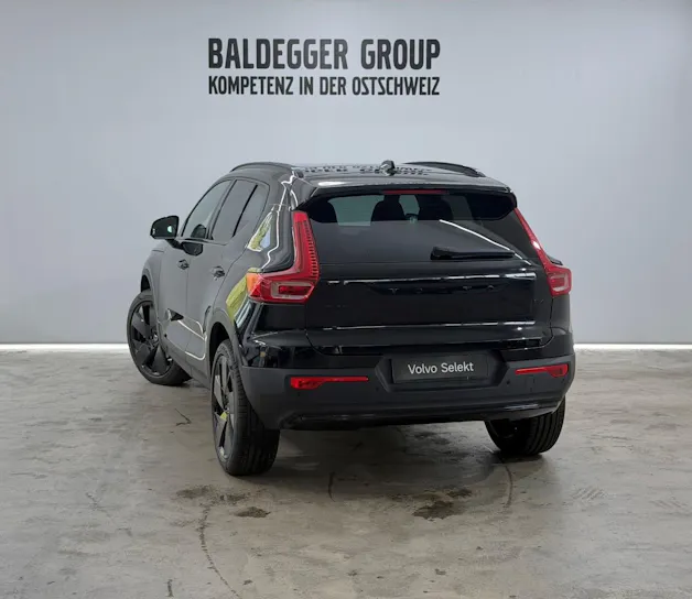 VOLVO XC40 2.0 B4 MH Black Edition