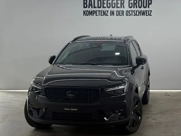VOLVO XC40 2.0 B4 MH Black Edition