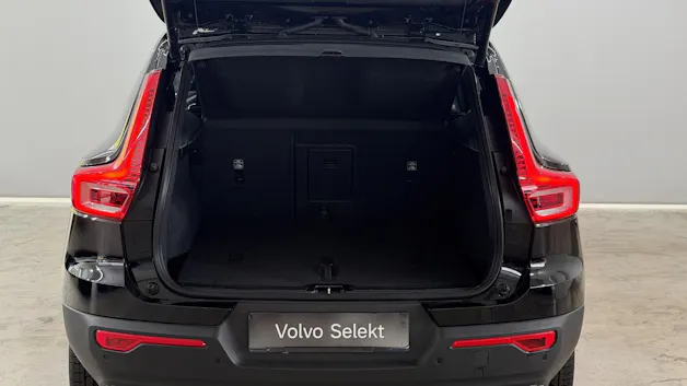 VOLVO XC40 2.0 B4 MH Black Edition