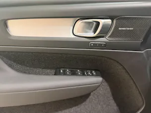 VOLVO XC40 2.0 B4 MH Black Edition