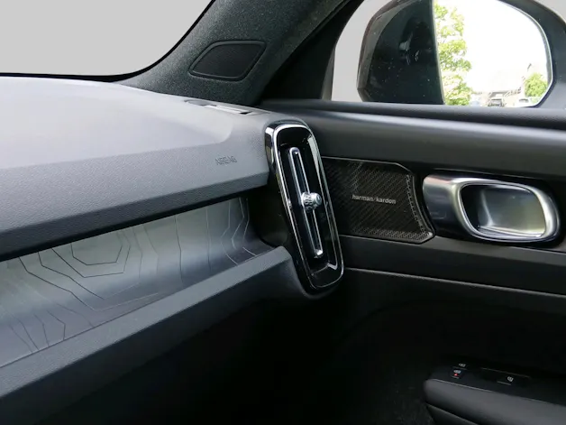 VOLVO XC40 1.5 T5 PiH Ultimate Dark