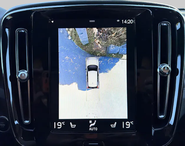VOLVO XC40 1.5 T5 PiH Ultimate Dark