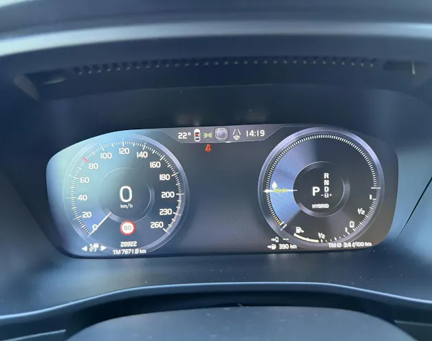 VOLVO XC40 1.5 T5 PiH Ultimate Dark