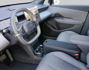 Lynk & Co 02
