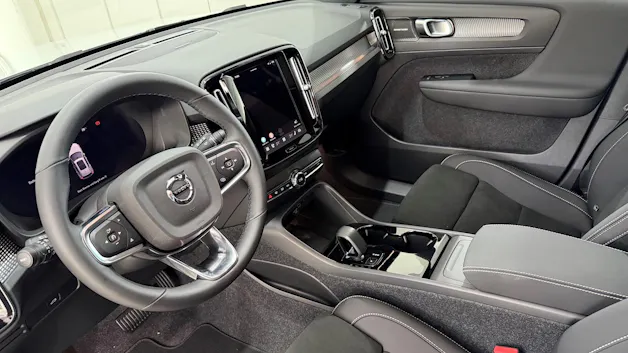 VOLVO EX40 Twin Black Edition AWD
