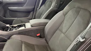 VOLVO EX40 Twin Black Edition AWD