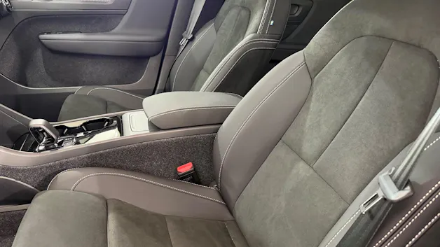 VOLVO EX40 Twin Black Edition AWD