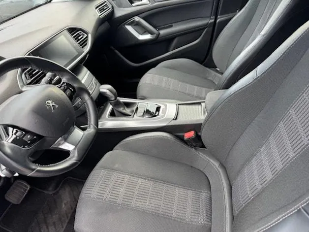PEUGEOT 308 1.2 THP Allure Automatic