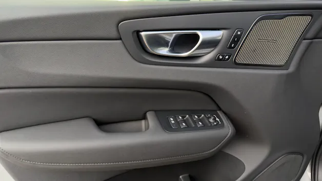 VOLVO XC60 2.0 T6 TE Ultra Dark eAWD