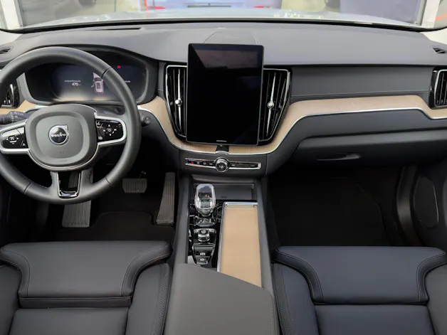 VOLVO XC60 2.0 T6 TE Ultra Dark eAWD