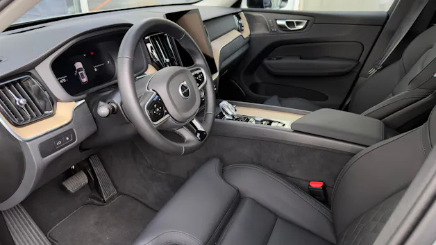 VOLVO XC60 2.0 T6 TE Ultra Dark eAWD