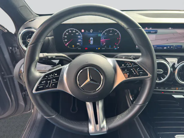 MERCEDES-BENZ A 180 d 8G-DCT Progressive