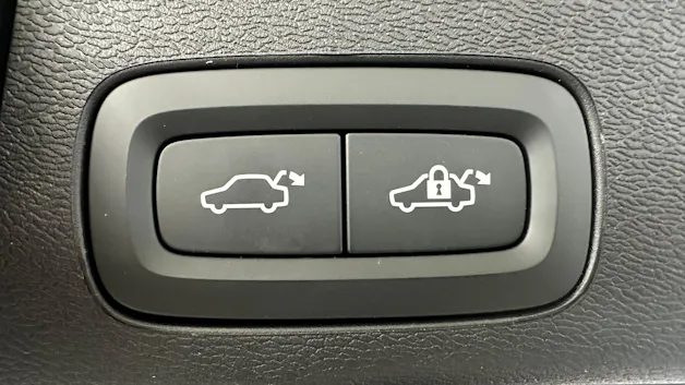 VOLVO XC60 2.0 T6 TE Ultra Dark eAWD