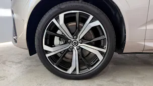 VOLVO XC60 2.0 T6 TE Ultra Dark eAWD