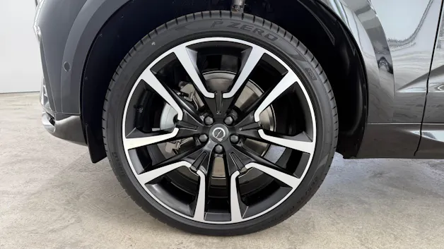 VOLVO XC60 2.0 T8 TE Ultra Dark eAWD