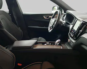 VOLVO XC60 2.0 T8 TE Ultra Dark eAWD
