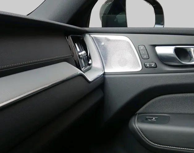 VOLVO XC60 2.0 T8 TE Ultra Dark eAWD