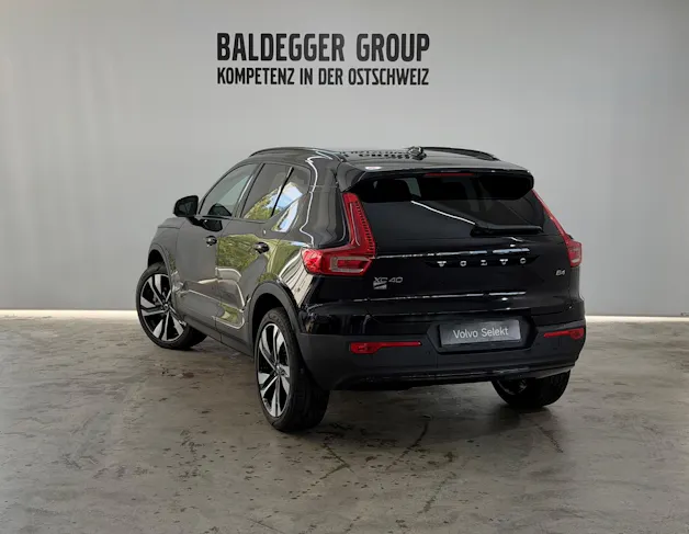 VOLVO XC40 2.0 B4 MH Ultra Dark