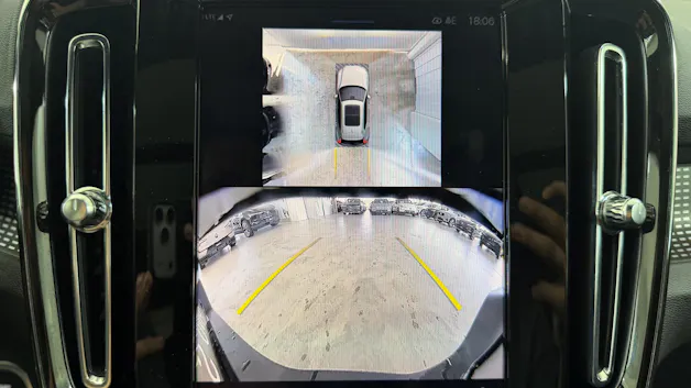 VOLVO XC40 2.0 B4 MH Ultra Dark