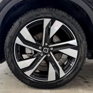 VOLVO XC40 2.0 B4 MH Ultra Dark