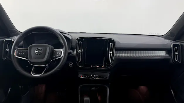 VOLVO XC40 2.0 B4 MH Ultra Dark