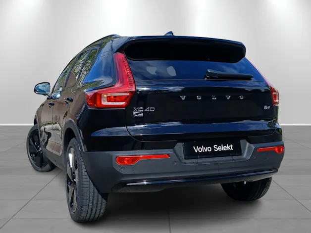 VOLVO XC40 2.0 B4 MH Ultra Dark