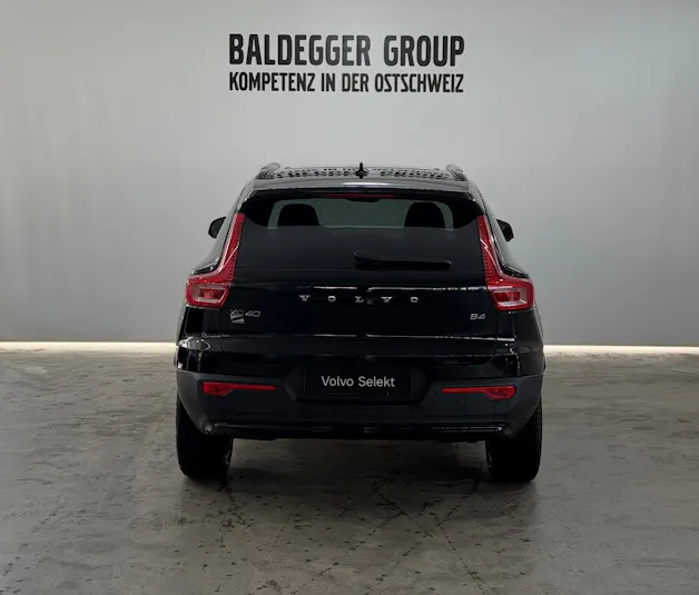 VOLVO XC40 2.0 B4 MH Ultra Dark