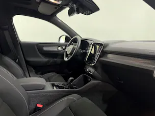 VOLVO XC40 2.0 B4 MH Ultra Dark