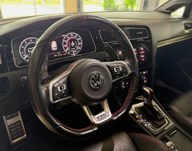 VW Golf 2.0 TSI GTI TCR DSG