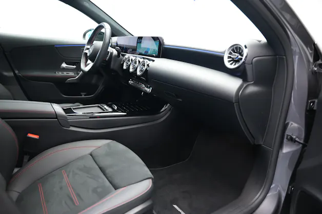 MERCEDES-BENZ A 220 4Matic 8G-DCT *CH-Fahrzeug*