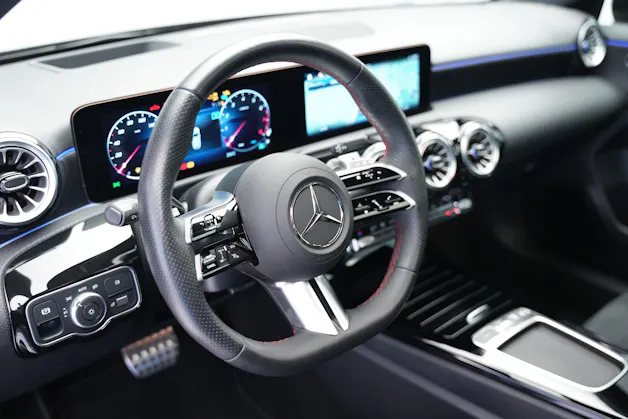MERCEDES-BENZ A 220 4Matic 8G-DCT *CH-Fahrzeug*