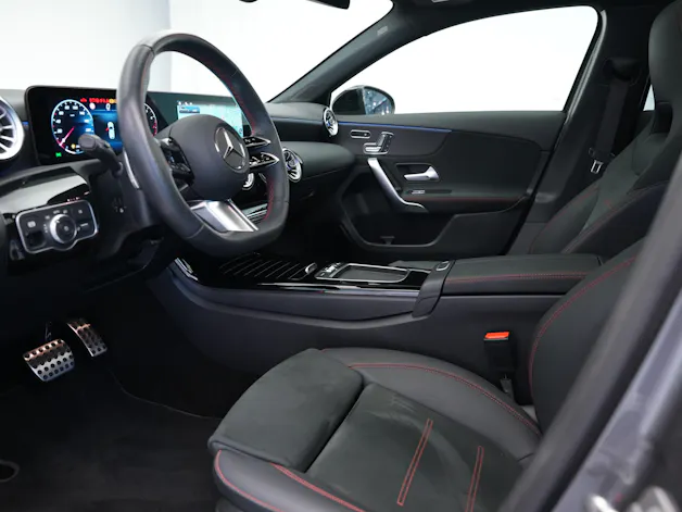 MERCEDES-BENZ A 220 4Matic 8G-DCT *CH-Fahrzeug*