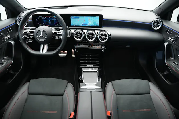 MERCEDES-BENZ A 220 4Matic 8G-DCT *CH-Fahrzeug*