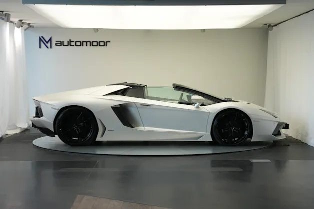 Lamborghini Aventador LP700-4 Roadster E-Gear *Unikat* *Novitec* *Mattlackierung*