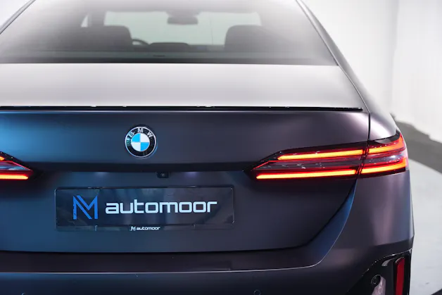 BMW 540d xDrive 48V M Sport Pro Steptronic *Frozen Deep Grey* *Iconic Glow* *Shadow Line* *Carbon*