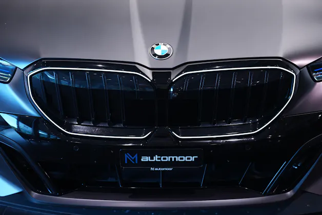 BMW 540d xDrive 48V M Sport Pro Steptronic *Frozen Deep Grey* *Iconic Glow* *Shadow Line* *Carbon*