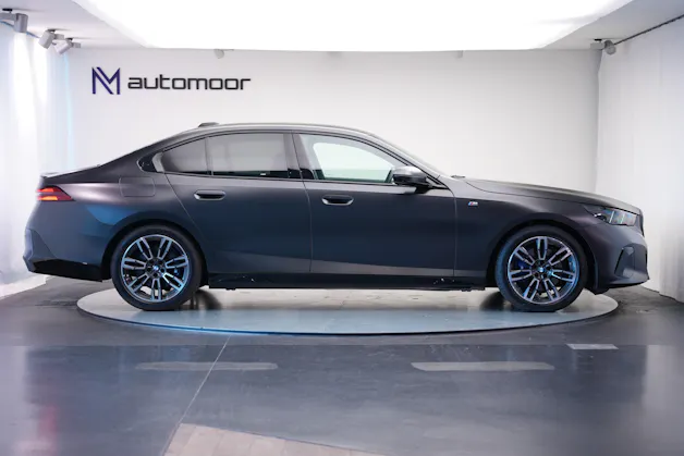 BMW 540d xDrive 48V M Sport Pro Steptronic *Frozen Deep Grey* *Iconic Glow* *Shadow Line* *Carbon*