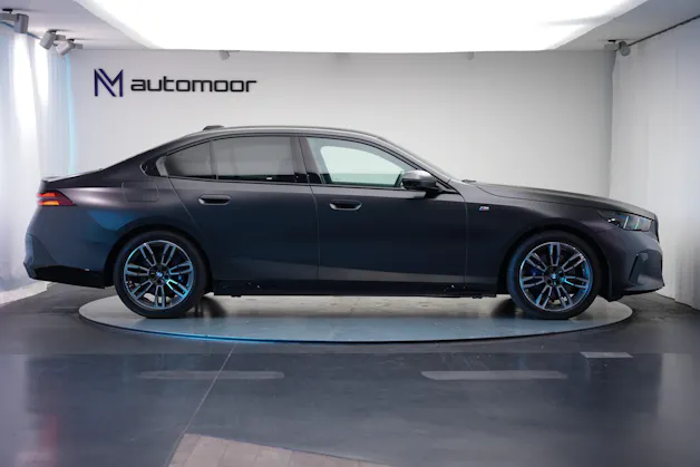 BMW 540d xDrive 48V M Sport Pro Steptronic *Frozen Deep Grey* *Iconic Glow* *Shadow Line* *Carbon*