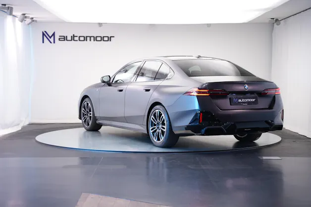 BMW 540d xDrive 48V M Sport Pro Steptronic *Frozen Deep Grey* *Iconic Glow* *Shadow Line* *Carbon*