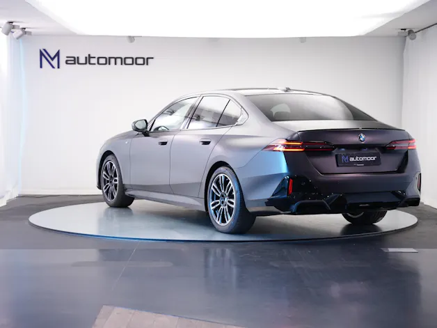 BMW 540d xDrive 48V M Sport Pro Steptronic *Frozen Deep Grey* *Iconic Glow* *Shadow Line* *Carbon*