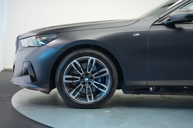 BMW 540d xDrive 48V M Sport Pro Steptronic *Frozen Deep Grey* *Iconic Glow* *Shadow Line* *Carbon*