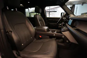 Land Rover Defender 110 3.0 D I6 300 HSE AWD AT8 *Fuel Offroad Felgen* *CH-Fahrzeug* *Approved Garantie*
