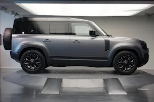 Land Rover Defender 110 3.0 D I6 300 HSE AWD AT8 *Fuel Offroad Felgen* *CH-Fahrzeug* *Approved Garantie*