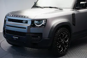 Land Rover Defender 110 3.0 D I6 300 HSE AWD AT8 *Fuel Offroad Felgen* *CH-Fahrzeug* *Approved Garantie*