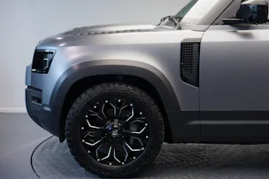 Land Rover Defender 110 3.0 D I6 300 HSE AWD AT8 *Fuel Offroad Felgen* *CH-Fahrzeug* *Approved Garantie*
