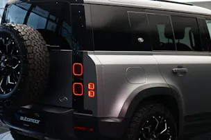 Land Rover Defender 110 3.0 D I6 300 HSE AWD AT8 *Fuel Offroad Felgen* *CH-Fahrzeug* *Approved Garantie*